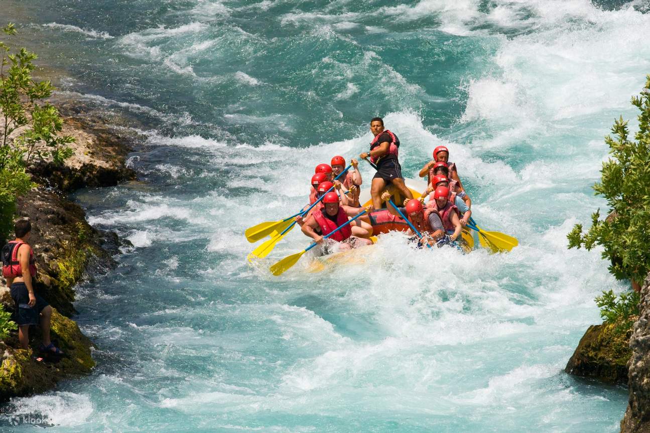 Rafting team entering powerful rapids during a best-value Alanya rafting day